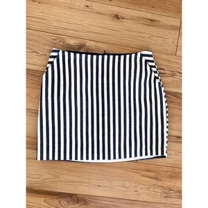 Flattering Horizontal/vertical Skirt - Size Small